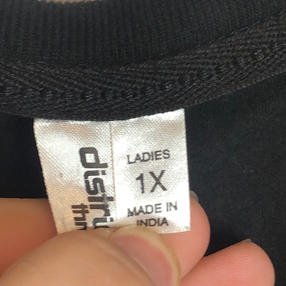 District Threads Stretch Top 1X PLUS SIZE - Picture 2 of 5